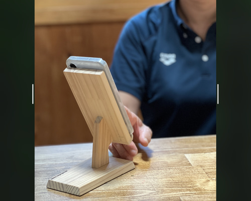 木製スマホスタンド｛スマホリラックスタンド｝手作り木のスマホ