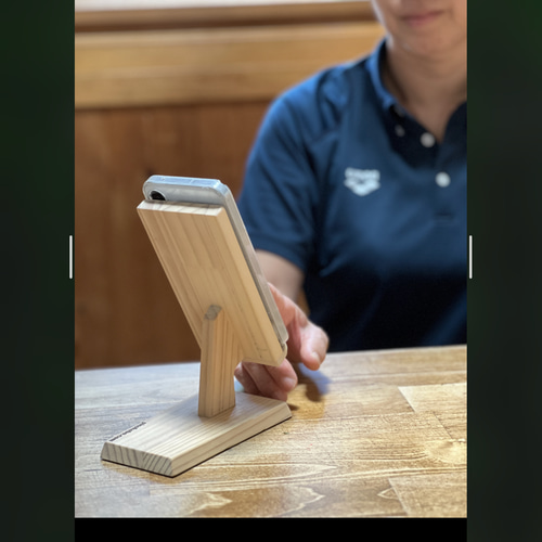 木製スマホスタンド｛スマホリラックスタンド｝手作り木のスマホ