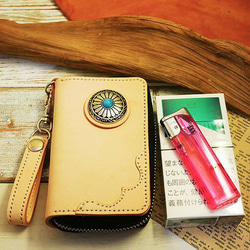 レザータバコケース ターコイズコンチョ ラウンドファスナー 小物入れ ハンドメイド 姫路レザー 牛本ヌメ革 生成ヌメタン 2枚目の画像