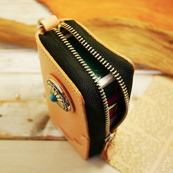 レザータバコケース ターコイズコンチョ ラウンドファスナー 小物入れ ハンドメイド 姫路レザー 牛本ヌメ革 生成ヌメタン 6枚目の画像