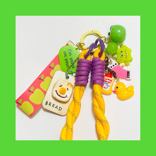 リアルスタイル REAL STYLE ストラップ バッグチャーム パラコード レディース じゃらじゃら キーホルダー おしゃれ 鍵 ハート リボン  べっ甲風 ミラー コーム 雑貨 （ブラウン） -ファッション通販 FASHION WALKER じゃらじゃらキーホルダー　キーホルダー　バッグチャーム　ブラウン　アイス　370