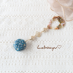 ミントさま専用　フックピアス〈華・胡粉グラデ&Stone〉 ミントさま専用 フックピアス〈華・胡粉グラデ&Stone〉 - メルカリ