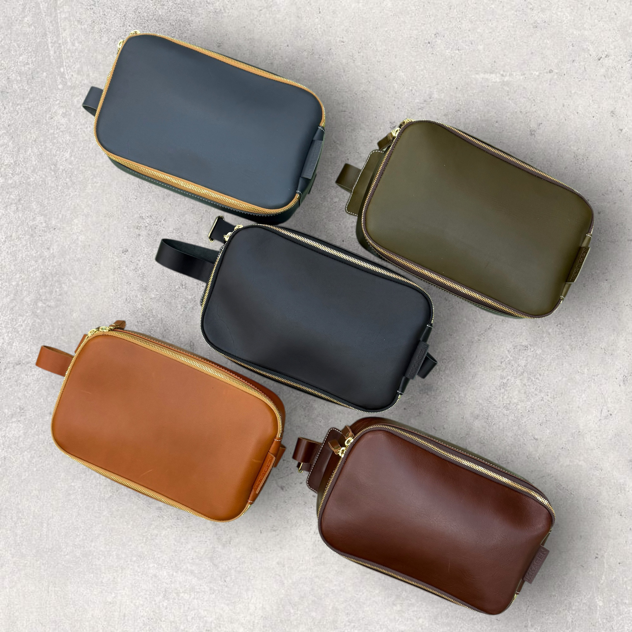 レザーボディバッグ（ハンドメイド／ラウンド型／幅広ストラップ）