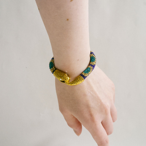 ヘビモチーフ・アニマルカラー】ビーズブレスレット｜神聖な守りヘビ