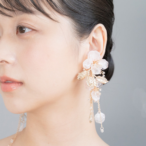 ◇送料無料◇お花モチーフ ピアス イヤリング 大ぶり ゴールド 桜