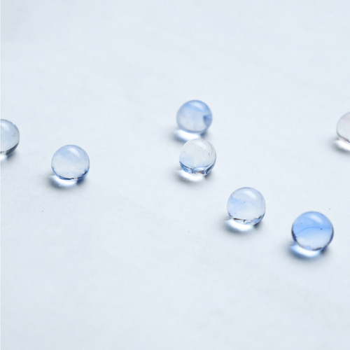 ガラス玉のような使いやすいピアス/イヤリング シンプルアクアブルー
