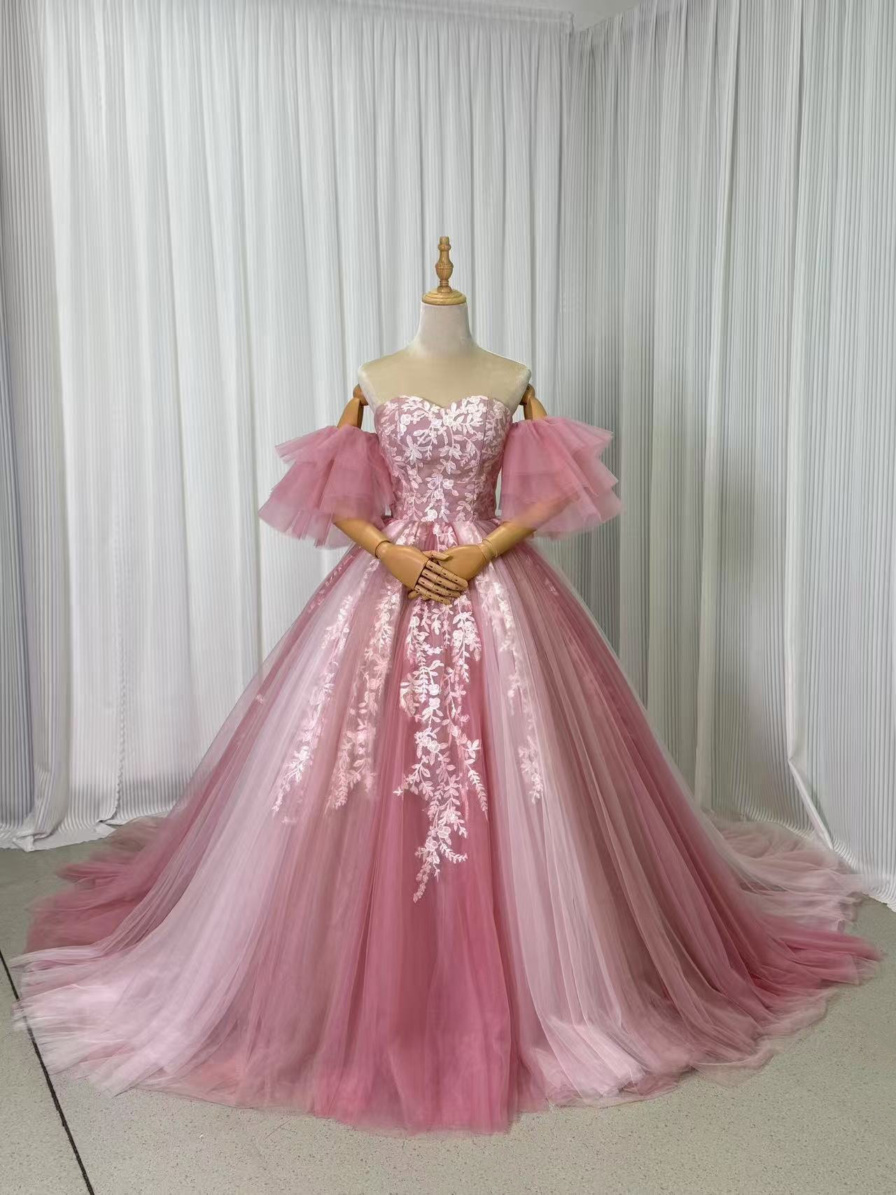 送料無料！カラードレス 可愛い フリル袖 リーフ刺繍 ピンク 抜群の