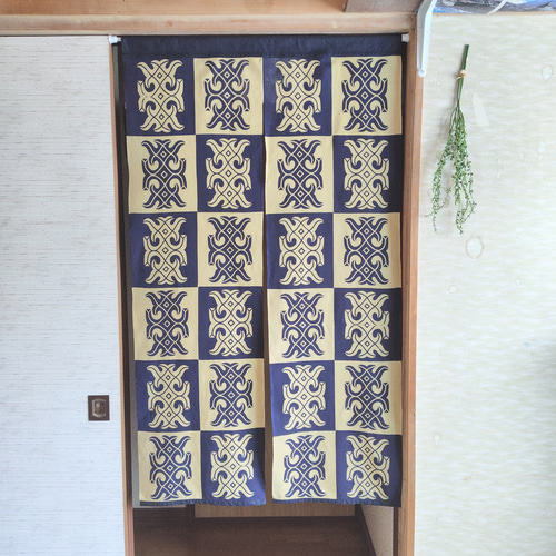 手縫い絹のれん 一点限り！ 一点物】アイヌ文様のれん 縦約125.5cm×横約71.5cm『Creema限定