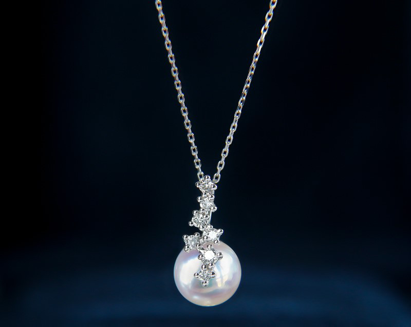 【La Corser】カラフルマルチダイヤモンドセット 日本製 8-8.5mm アコヤ天然海水真珠ピアス 18Kゴールド ダイヤ