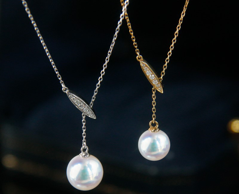 【La Corser】夢のような水滴型デザイン 日本製 7.5-10mm アコヤ天然海水真珠ペンダント 18Kゴールド ダイヤモ