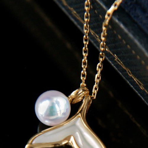 ラコルセ】日本製 5.5-8mm アコヤ貝 海水螺鈿ペンダント 18金