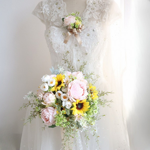 ひまわりとバラのクラッチブーケ　造花　前撮り　フォトウェディング　416