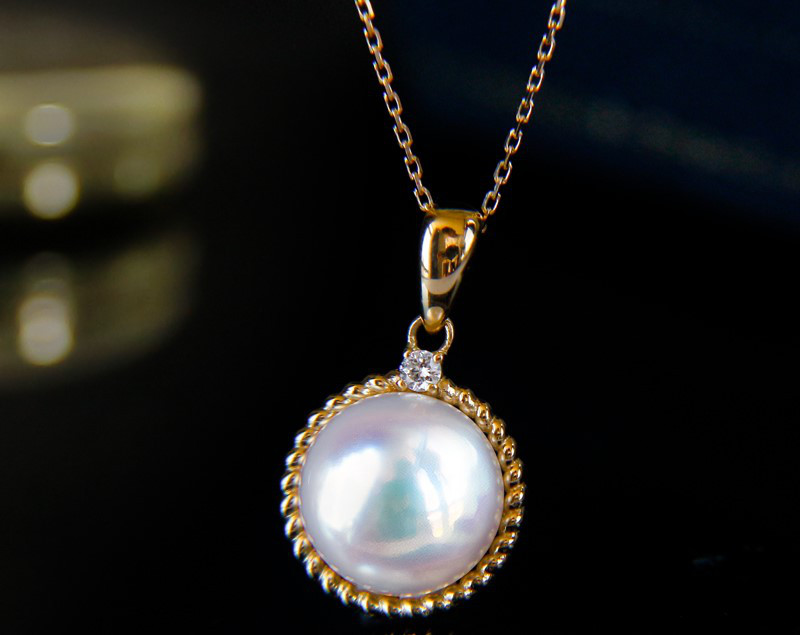 【La Corser】ツイストセット 日本製 8.5-9.5mm アコヤ真珠 天然海水真珠ペンダントネックレス 天体 18Kゴー