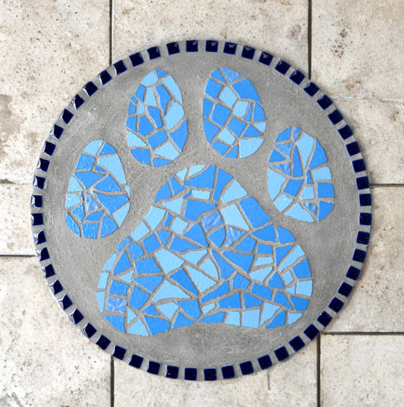 セール品　27cm  犬猫の足型ガーデンステップ（ブルー） 6枚目の画像