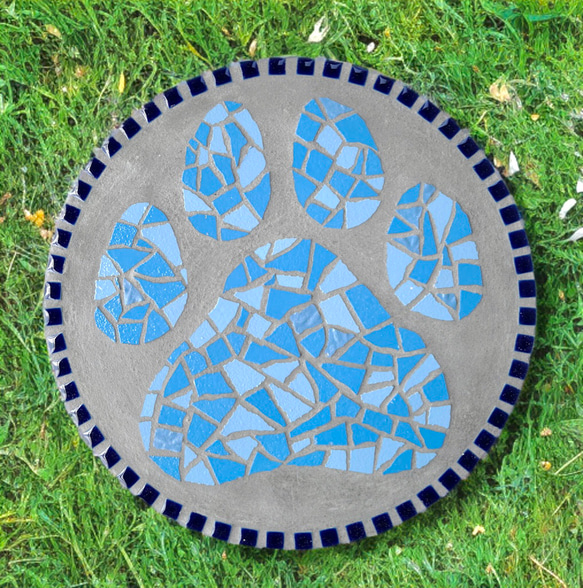 セール品　27cm  犬猫の足型ガーデンステップ（ブルー） 1枚目の画像