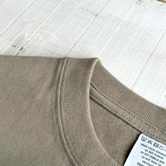 8くま 刺繍Tシャツ（サンドカーキ）【在庫限り】 3枚目の画像