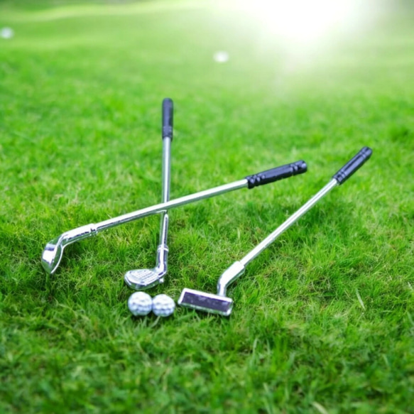 ミニチュアゴルフクラブ＆ボール 5点セット（合金製）ゴルフ好き必見