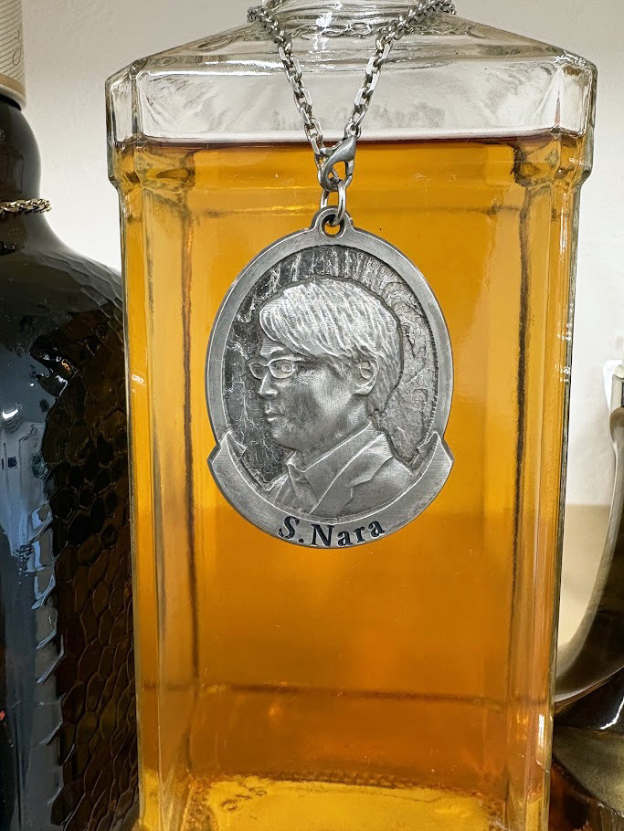 横顔の写真からつくる世界でたった一つの肖像レリーフボトルチャーム