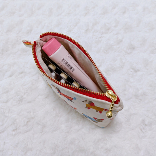 2231．大人可愛い オシャレドッグ柄 ミニポーチ ファスナータイプ