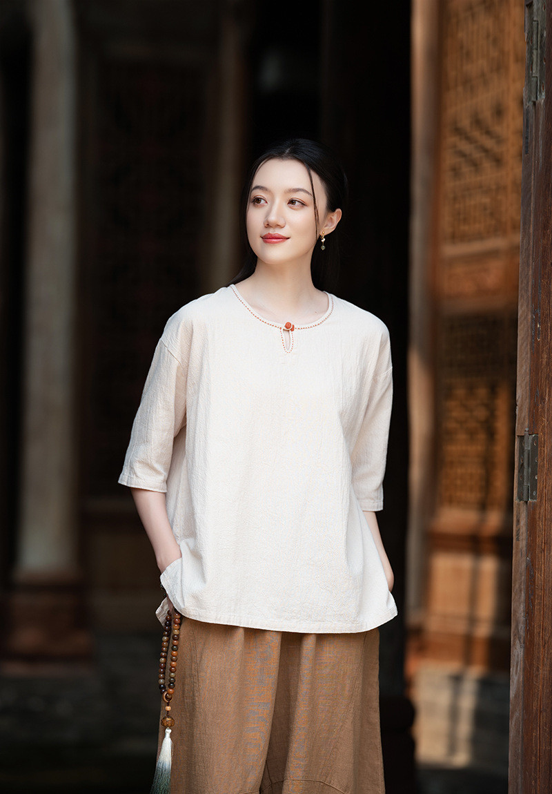 手縫い糸綿麻ラウンドネックTシャツ 五分袖カットソー #亜麻色