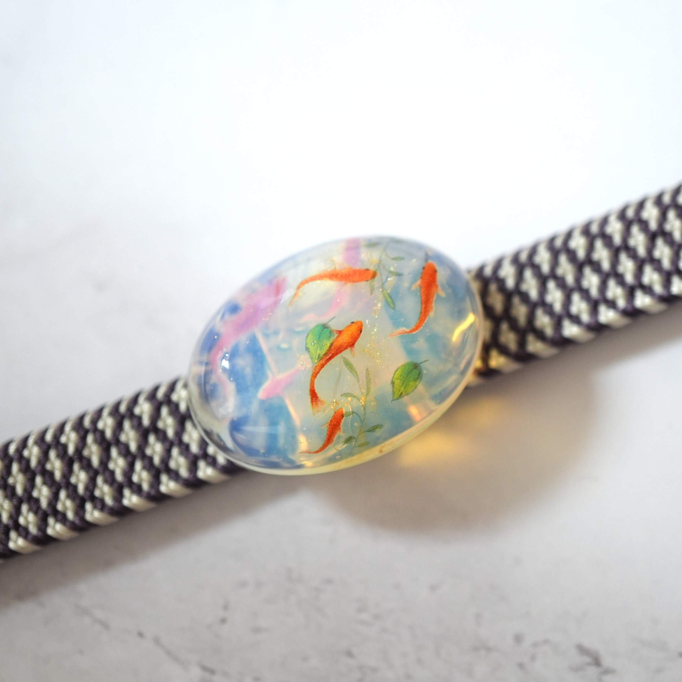 オパールと金魚の帯留め　　ポニーフック ブローチ