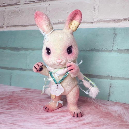 リメイク カスタム ぬいぐるみ うさぎ beco+81 しりみみうさぎマスコット〜サングラス〜 | 商品紹介 | 株式