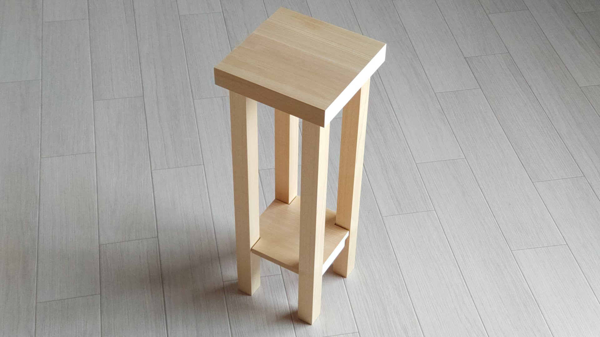 木製　小さめ　スツールⅡ　飾り台　花台　青森ひば