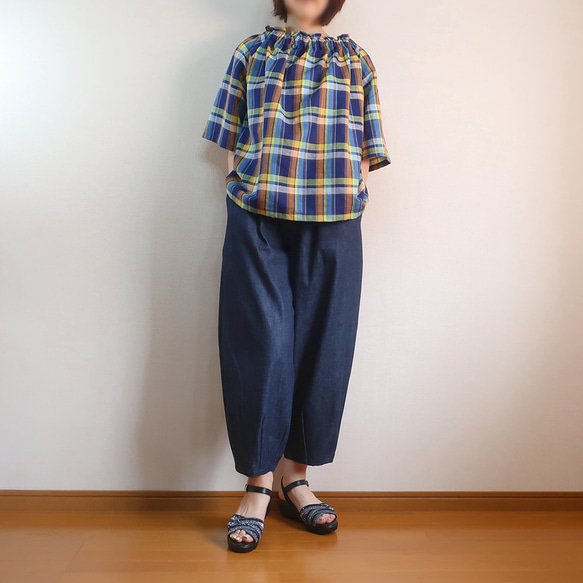 【生地あと僅か】甘過ぎない大人の配色 涼しい五分袖スモックブラウス（ハーフリネン／チェック柄） 15枚目の画像