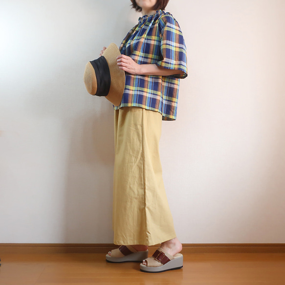 【生地あと僅か】甘過ぎない大人の配色 涼しい五分袖スモックブラウス（ハーフリネン／チェック柄） 16枚目の画像