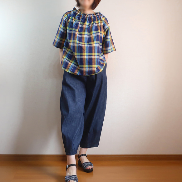 【生地あと僅か】甘過ぎない大人の配色 涼しい五分袖スモックブラウス（ハーフリネン／チェック柄） 14枚目の画像