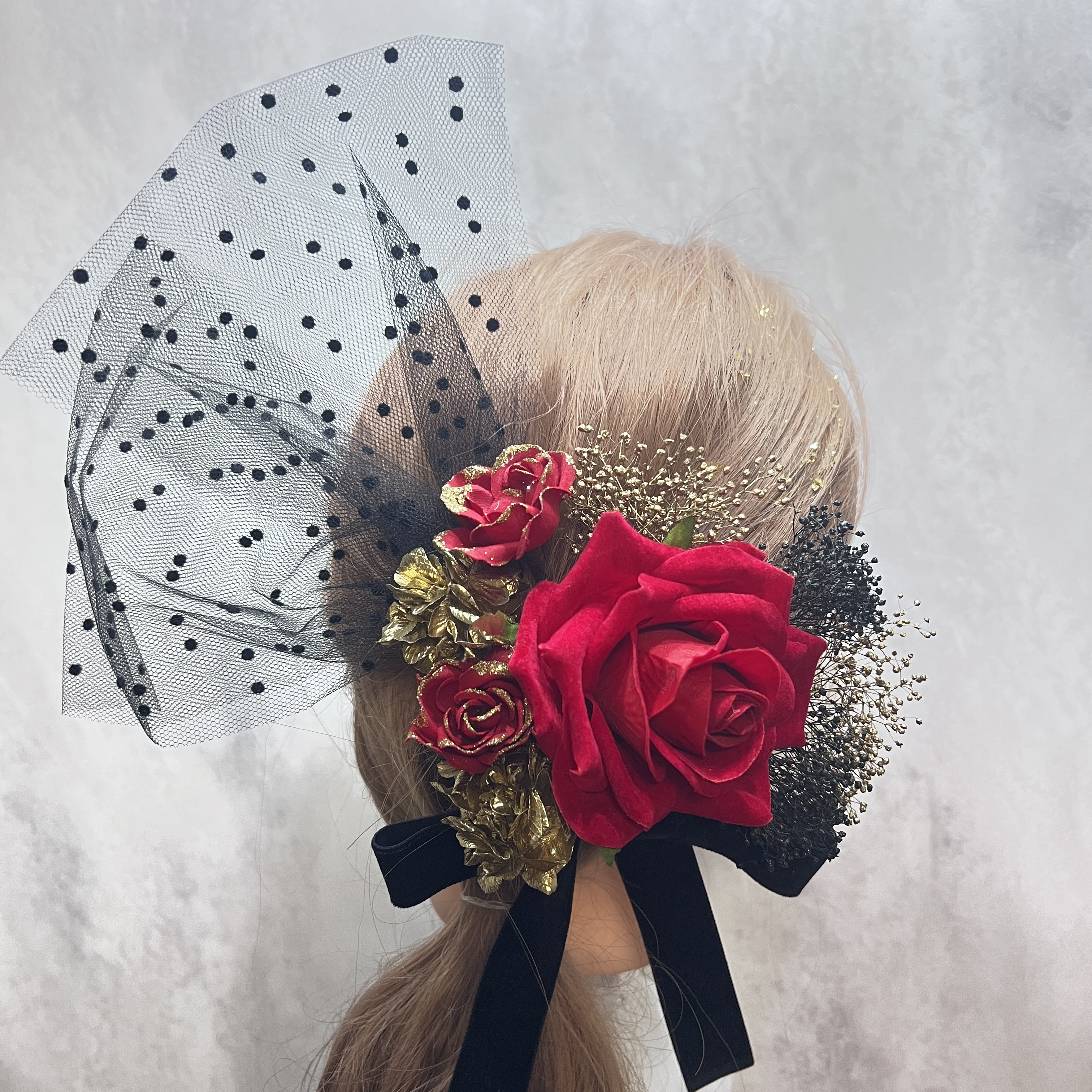 hr80 バラ レッド　黒　ゴールド 和装 髪飾り 成人式 着物 振袖 結婚式 4,050円