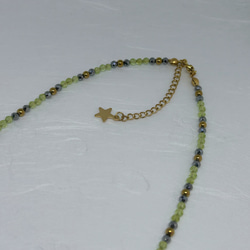 AAAペリドット3mm&ヘマタイトゴールド3mm＆テラヘルツ3mmネックレス38cm＋アジャスター5cm 人間関係　気楽 2枚目の画像