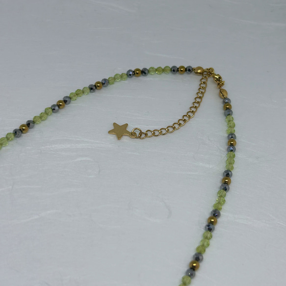 AAAペリドット3mm&ヘマタイトゴールド3mm＆テラヘルツ3mmネックレス38cm＋アジャスター5cm 人間関係　気楽 2枚目の画像