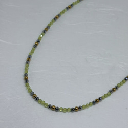 AAAペリドット3mm&ヘマタイトゴールド3mm＆テラヘルツ3mmネックレス38cm＋アジャスター5cm 人間関係　気楽 3枚目の画像