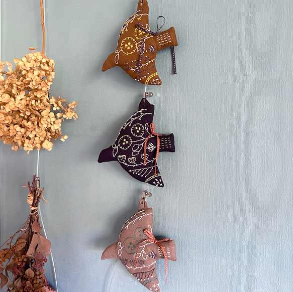 新作⭐︎送料無料⭐︎鳥の刺繍壁飾り⭐︎刺し子× コットンリネン　1個 7枚目の画像