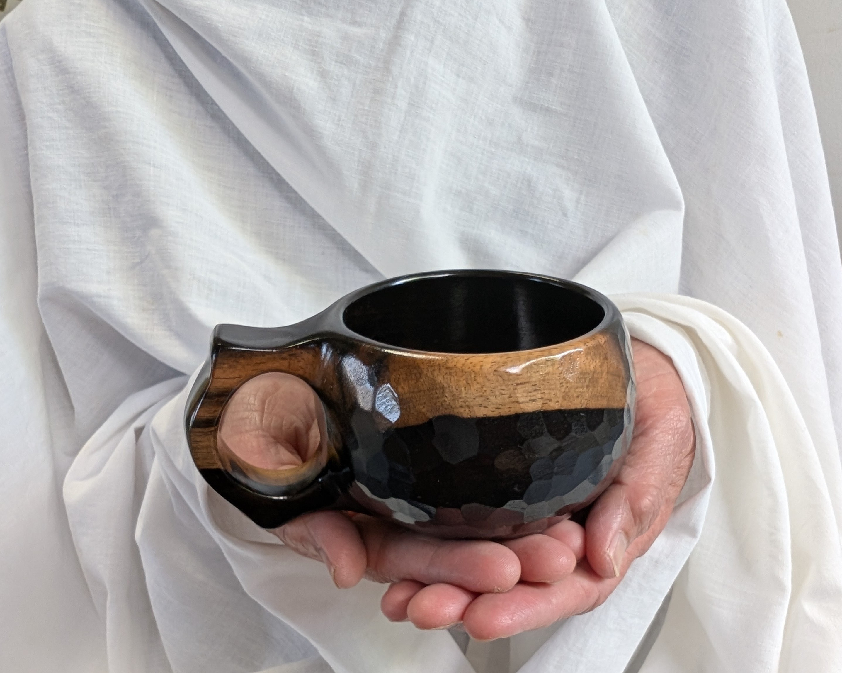 手彫りコーヒーカップ