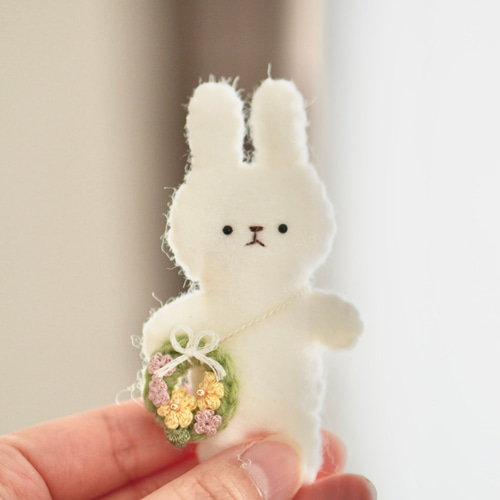 手編みの花咲く、ミニチュアうさぎさんのぬいぐるみ ぬいぐるみ
