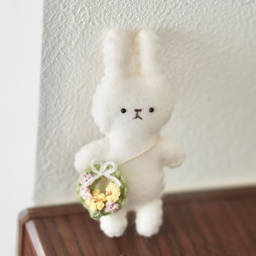 手編みの花咲く、ミニチュアうさぎさんのぬいぐるみ ぬいぐるみ