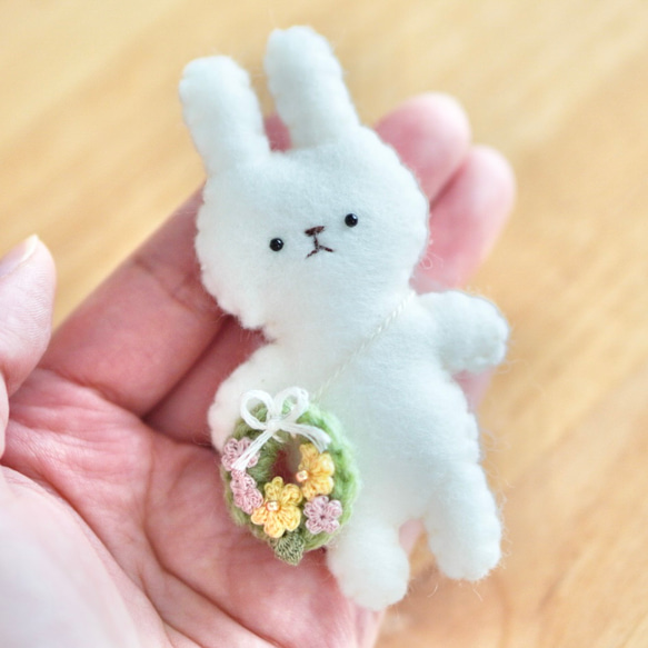 手編みの花咲く、ミニチュアうさぎさんのぬいぐるみ ぬいぐるみ