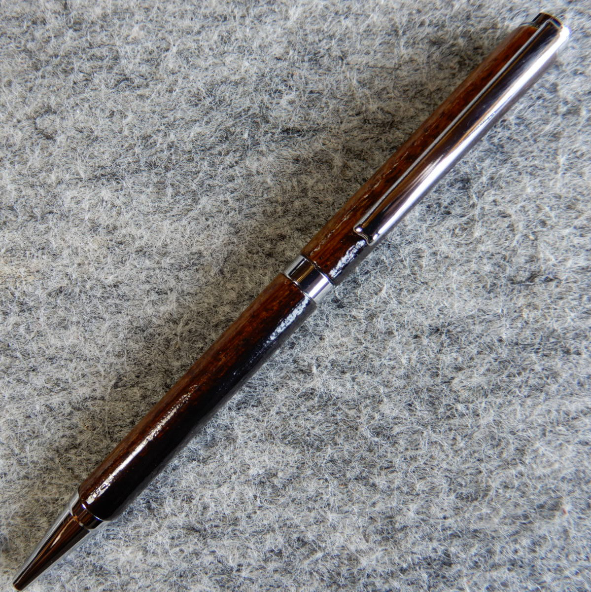 ボールペン　木軸　回転式　ウエンジ（P032）