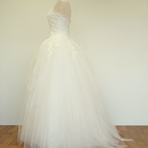 ウエディングドレス 透明感のあるエアリーチュールドレス 9号 [K10] ウエディングドレス 透明感のあるエアリーチュールドレス 9号 [K10