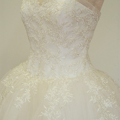 ウエディングドレス 透明感のあるエアリーチュールドレス 9号 [K10