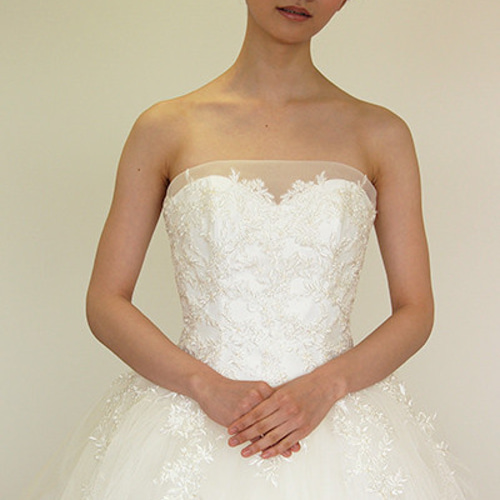 ウエディングドレス 透明感のあるエアリーチュールドレス 9号 [K10