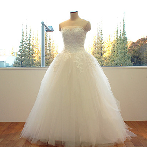 ウエディングドレス 透明感のあるエアリーチュールドレス 9号 [K10