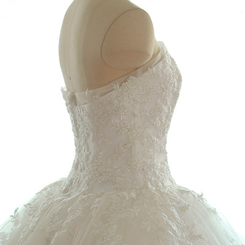 ウエディングドレス 透明感のあるエアリーチュールドレス 9号サイズ