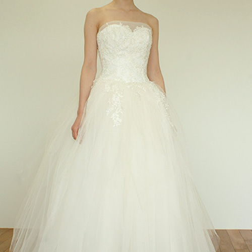 ウエディングドレス 透明感のあるエアリーチュールドレス 9号 [K10] ウエディングドレス 透明感のあるエアリーチュールドレス 9号サイズ