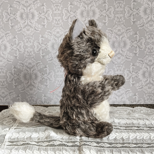ぽってり猫さん チャコールグレー／テディベアタイプの猫のぬいぐるみ