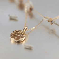 着けっぱなし/K18/鏡面槌目コインネックレス】18金 ゴールド コイン