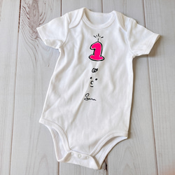 ＼ネオンロゴ／親子のお祝いTシャツ＆ロンパースセット❁100日orハーフバースデーor1歳 3枚目の画像