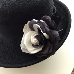 白と黒の薔薇 3枚目の画像
